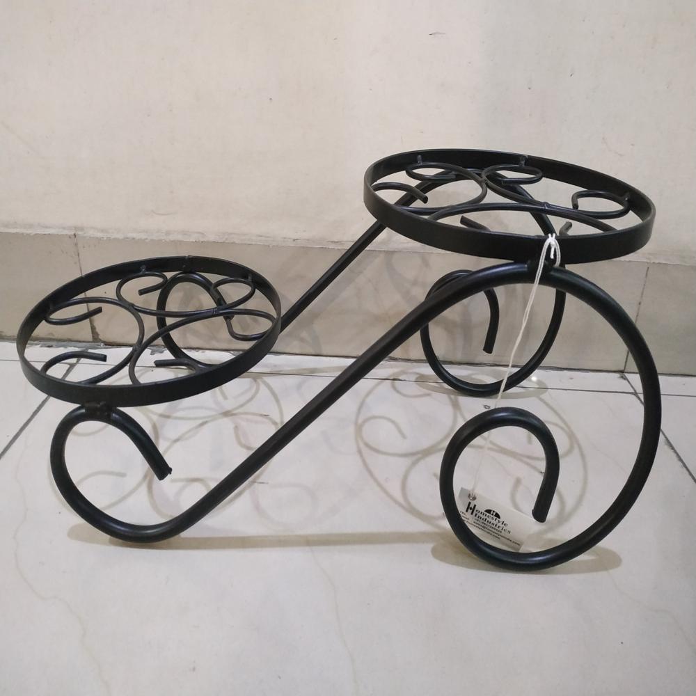 OUTDOOR GARDEN STAND