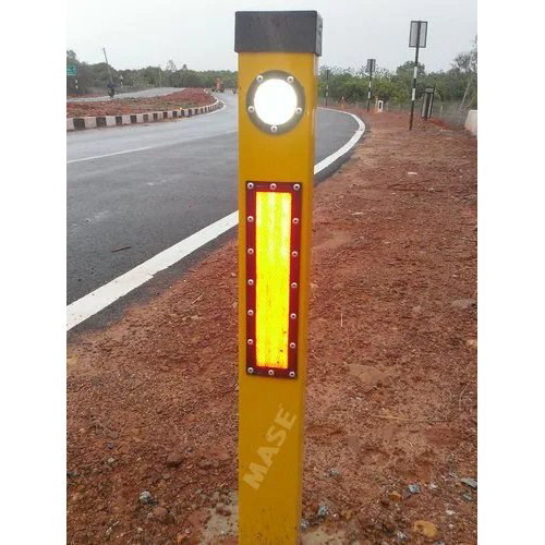 Highway Delineator - Color: Multicolor