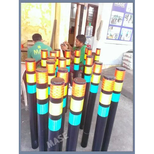 Pipe Delineator - Color: Multicolor