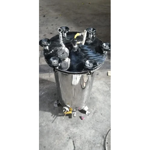 Vertical Manual Autoclave