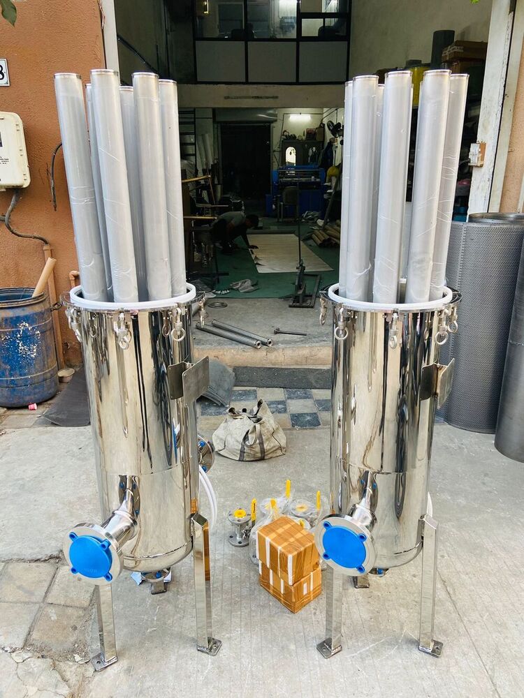 MULTI CARTRIDGE FILTER WITH HOUSING