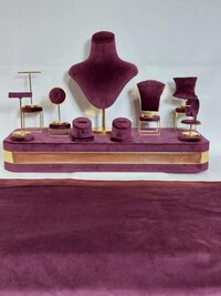 Jewellery show window display