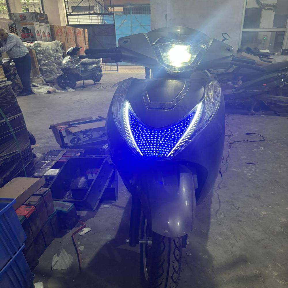 ACTIVE MODEL ELECTRIC SCOOTER