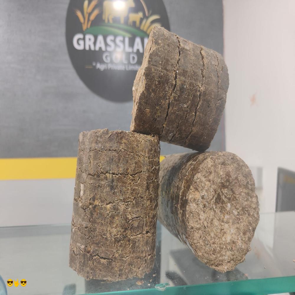 Biomass 90 - Mustard Husk & Wood, 90mm Diameter, Moisture 8%, Ash Content 7%-9%, Volatile Matter 38% | Fuel For Industrial Boilers, Efficient Energy Source