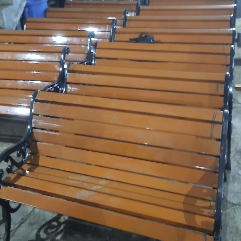 GARDEN BENCH