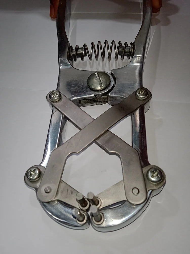 Elastrator Plier - Heavy - Application: Veterinary Purpose