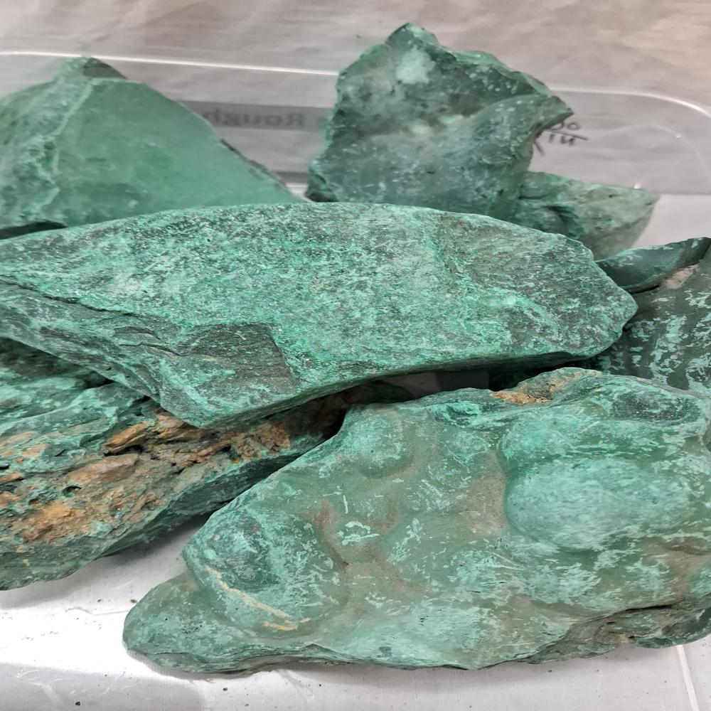 Malachite Raw Stone - Color: Green