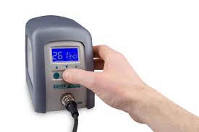 Quick 3103 Analog Soldering Station (70 Wattt) - Color: Multicolor