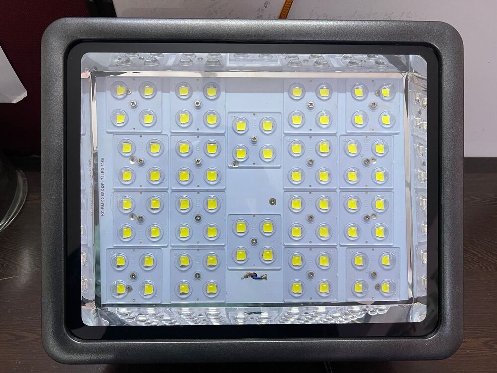 LED FLOOD LIGHT