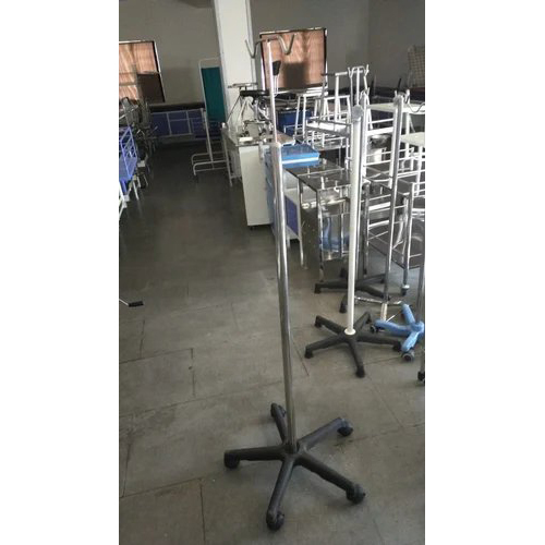 सलाइन स्टैंड