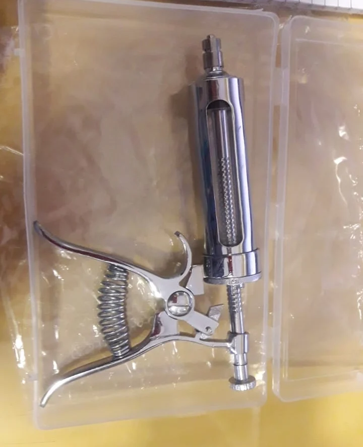 Fmd Or Poultry Vaccinator - 50 Ml (Premium) - Application: Veterinary Purpose