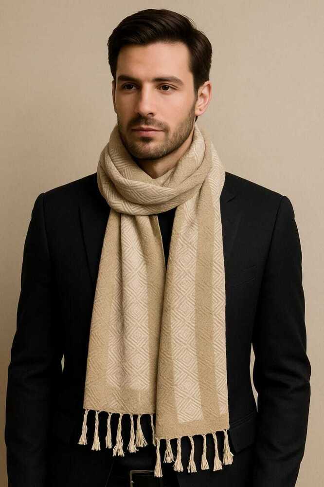 ज्यामितीय पैटर्न वाला सर्दी का दुपट्टा जिसमें टैसल्स हैं, बेज़, बुनी हुई ऊन मिश्रण