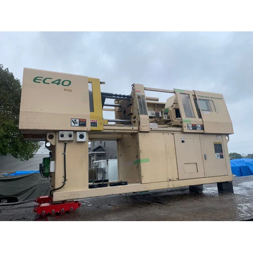 Horizontal Plastic Injection Molding Machine - Capacity: 100 Tons/day Ton/day
