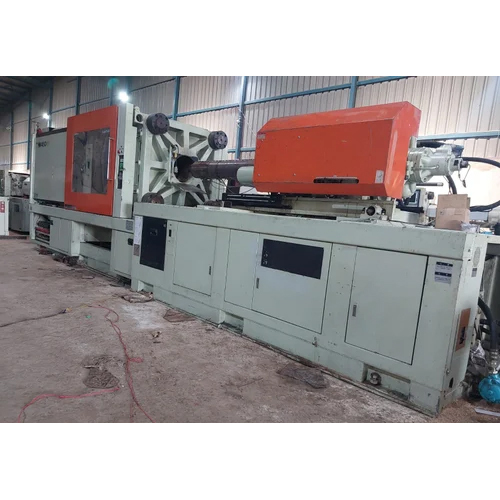 Plastic Injection Molding Machine - Capacity: More Than 400 Tons/Day Ton/Day