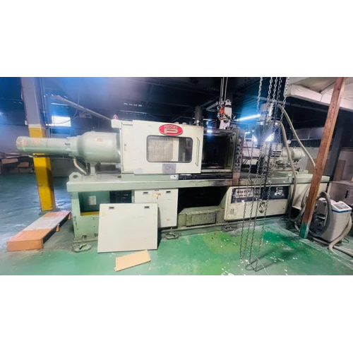 Industrial Plastic Injection Molding Machine - Color: White