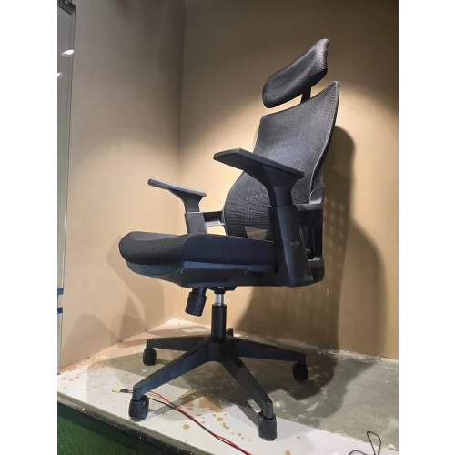 28 Black Leather Boss Chair
