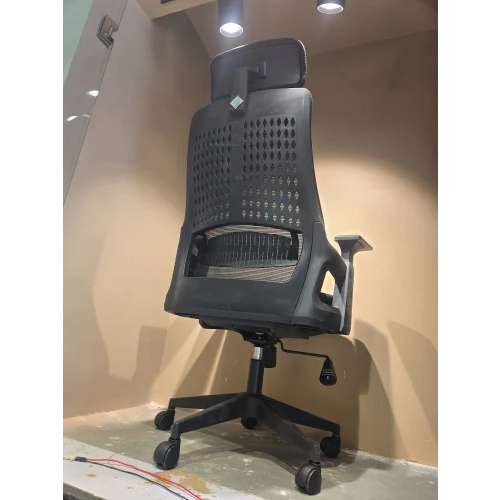 28 Black Leather Boss Chair