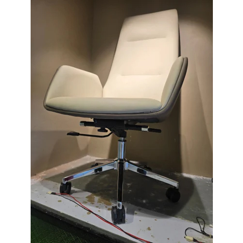 1132 H Boss Office Chair - Color: White