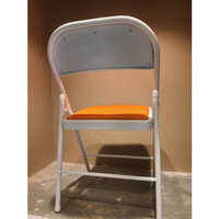 001 Plastic Folding Chair