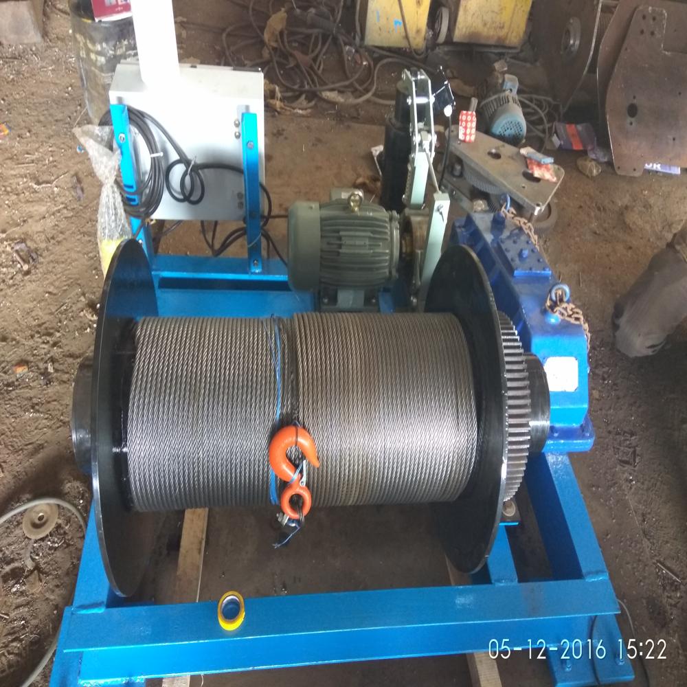 Cage Hoist - Capacity: 2-3 Ton