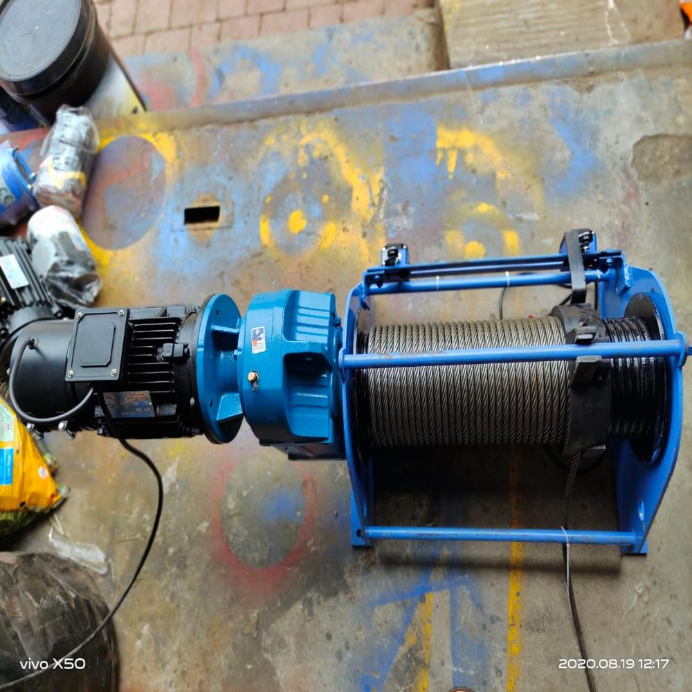 Cage Hoist - Capacity: 2-3 Ton