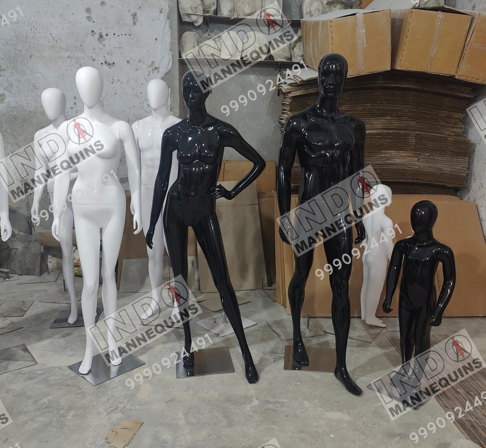 FM4 White Glossy Female Mannequin