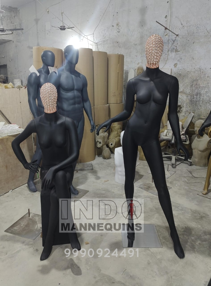 Golden Female Mannequin - Design: Modern