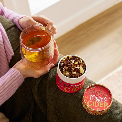 Blueberry Hibiscus White Tea - Color: Black