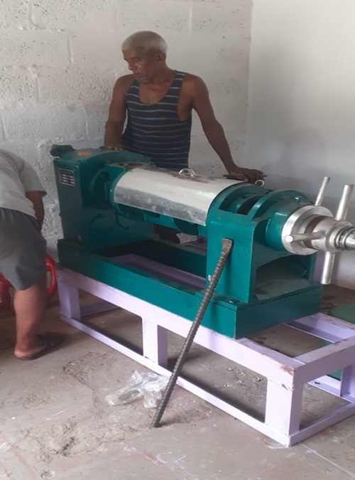 SCREW COLD PRESS OIL EXPELLER