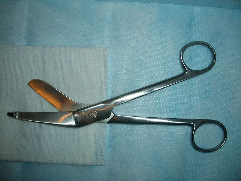 Gauze Cutting Scissor - 5.5