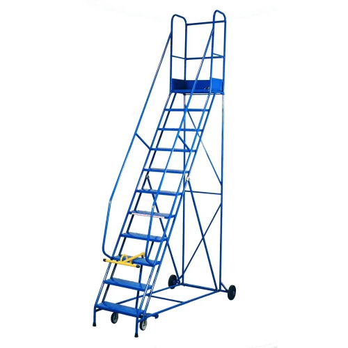 Aluminum Step Ladder - Material: Aluminium