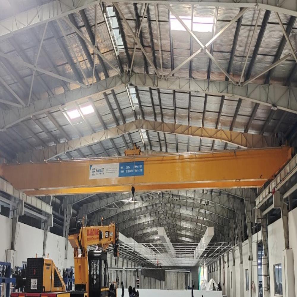 Double Girder Eot Crane - Safe Working Load 500 To 100,000 Kgs | Golden Yellow, Electric Control, Emergency Stop, 12-month Warranty