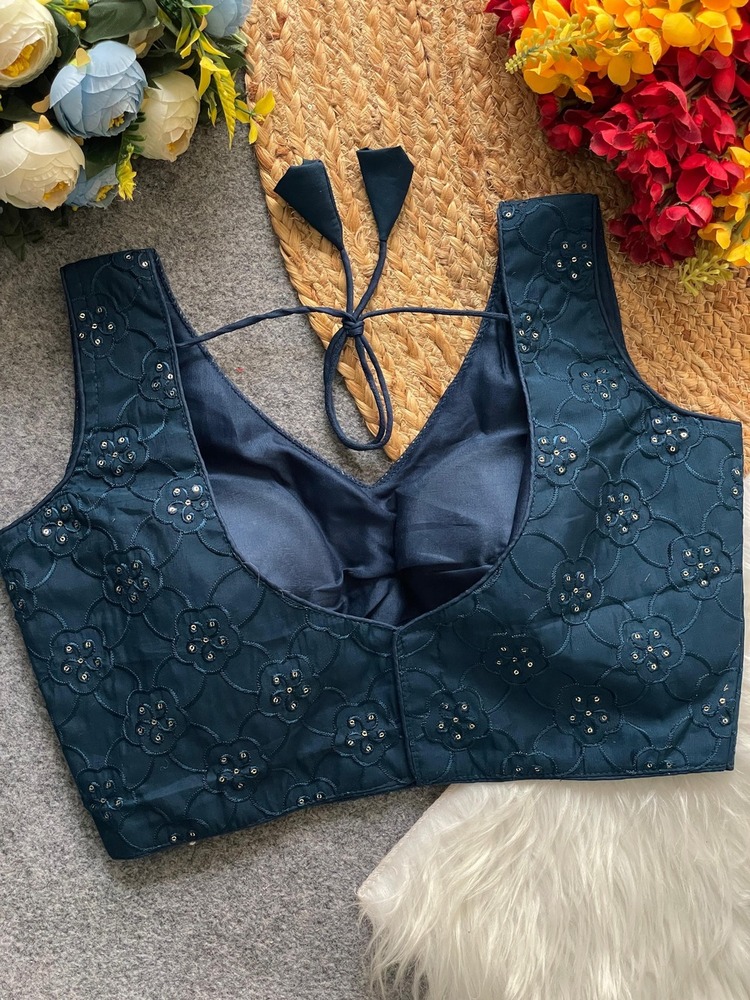 Traditional With Classic Blouse - Gender: Womens