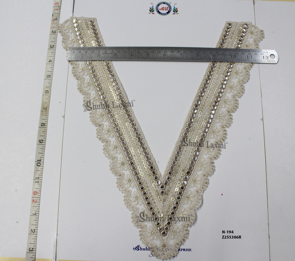 EMBROIDERY NECK PATCH