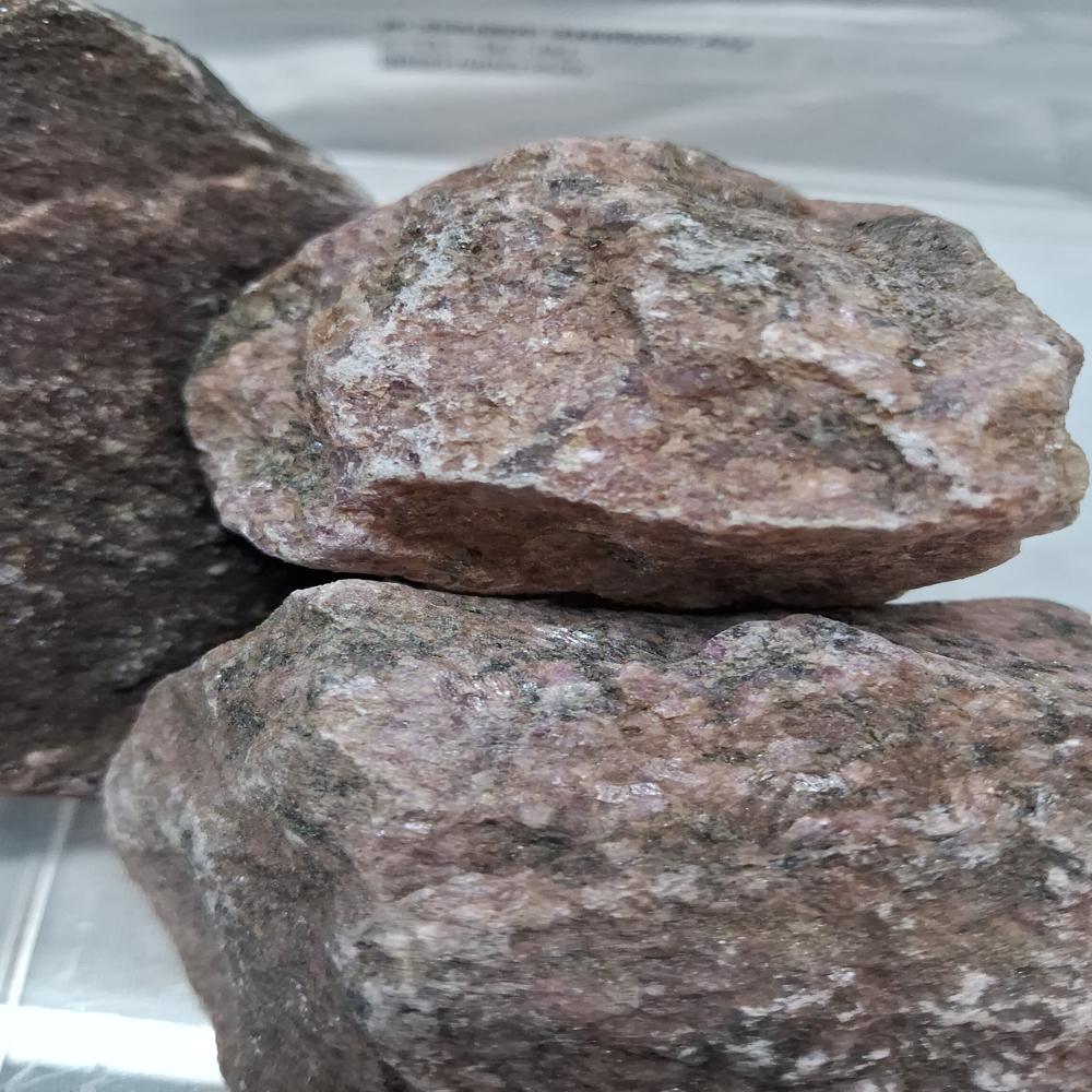 Rhodonite Raw Stone - Shape: Many Shape