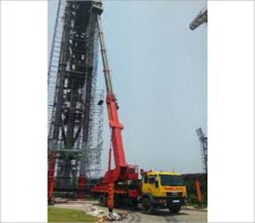 Truck Mounted Man Lift Rental Services - 80ft Platform Height, 50ft Horizontal Reach, 500kg Lifting Capacity | Heavy-Duty Diesel Truck with Multiple Safety Features for High-Access Work