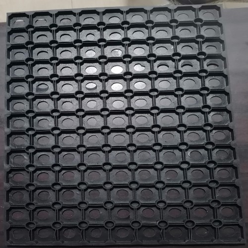 Black Rubber Hollow Door Mat Size(45X75) - Back Material: Anti-Slip Latex