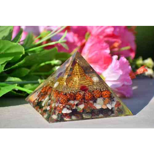9 गृह श्री यंत्र रुद्राक्ष संयोजन पिरामिड