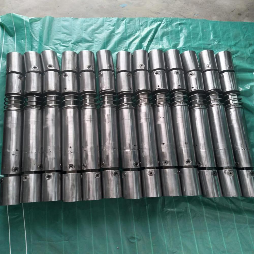 Universal Joint With Friction Bearing And Needle Bearing