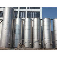 Vertical Milk Storage Tank