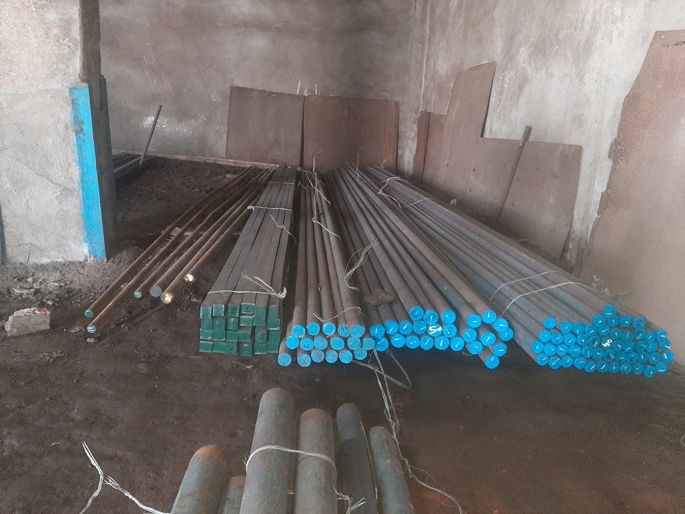 CARBON & ALLOY STEEL ROUND & SQUARE BAR ROLLED