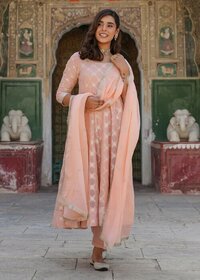 Design Ledies simple gown