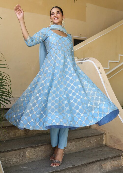 Design Ledies simple gown
