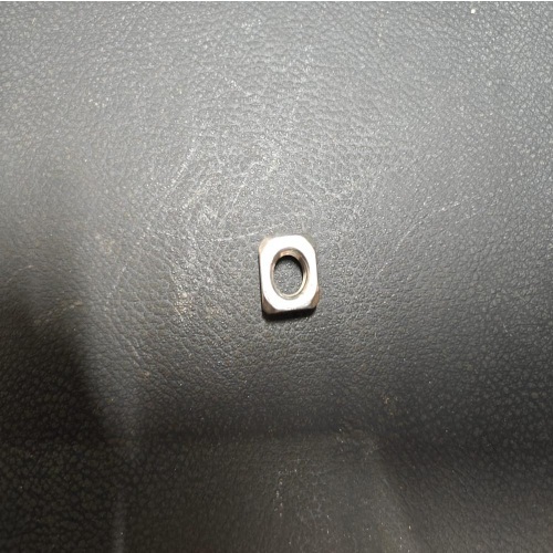 SS 202 8 मिमी स्क्वायर नट