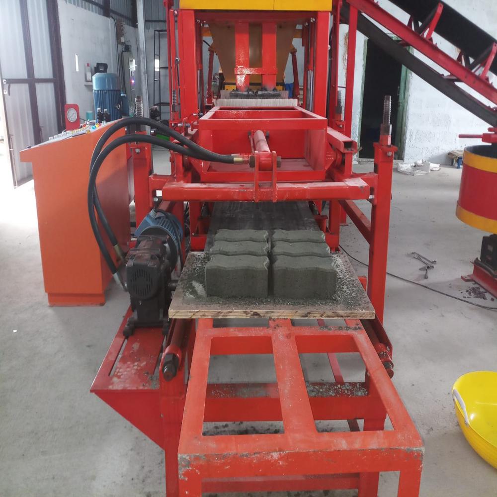 Hydraulic solid Block Making Machine
