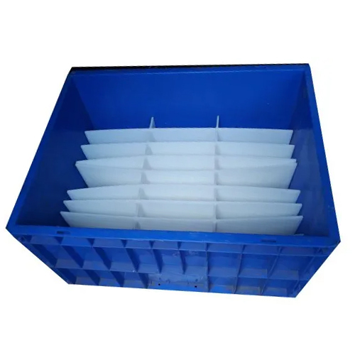 15Kg Plastic Partition Crate - Color: Blue And White