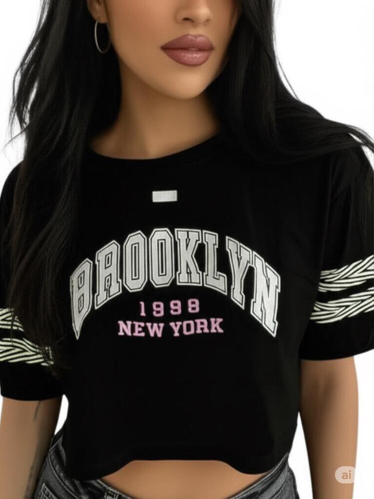 Oversized Printed Crop Top - Feature: Washable