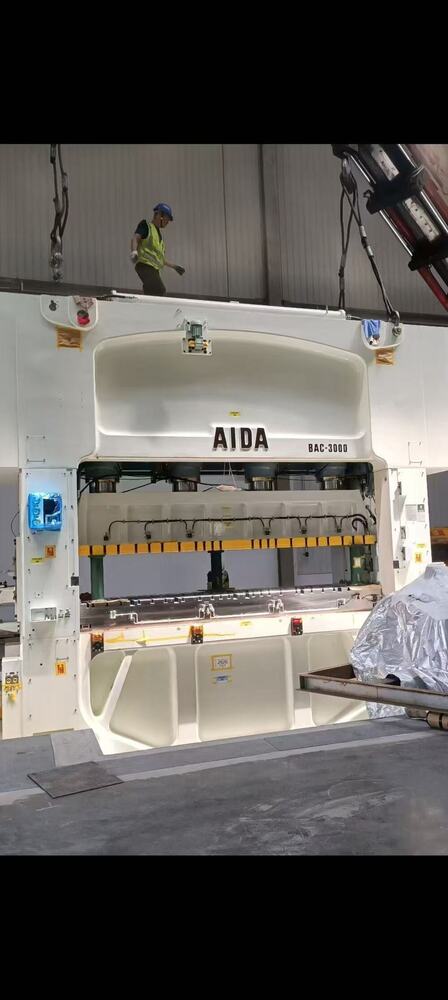 Used AIDA 300T 4 points high speed press machine bolster 3700mm