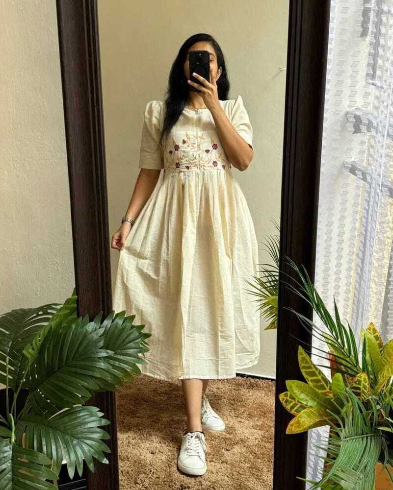 ट्रेन्डी कुर्तियाँ