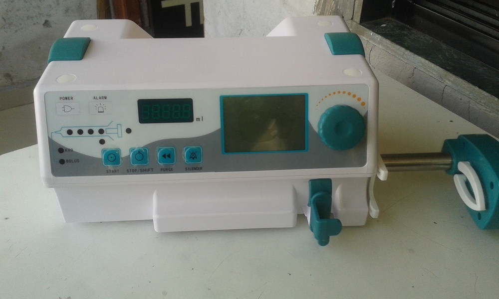 Syringe Infusion Pump - Accuracy: 100  %